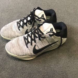 Men’s basketball shoes